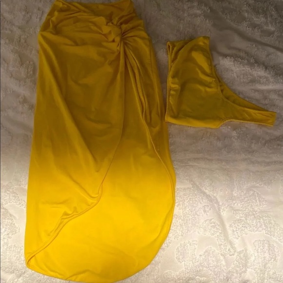 2 piece skirt set - Picture 3 of 4